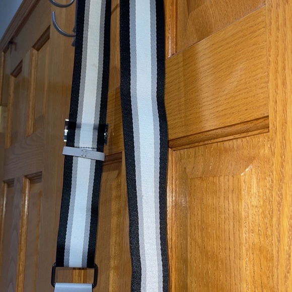 Women’s Crossbody Handbags Botkier Trigger Flat Zip Leather AUTHENTIC NEW Bag - Picture 9 of 13